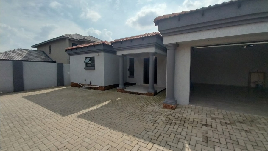 To Let 3 Bedroom Property for Rent in Suidheuwel Mpumalanga