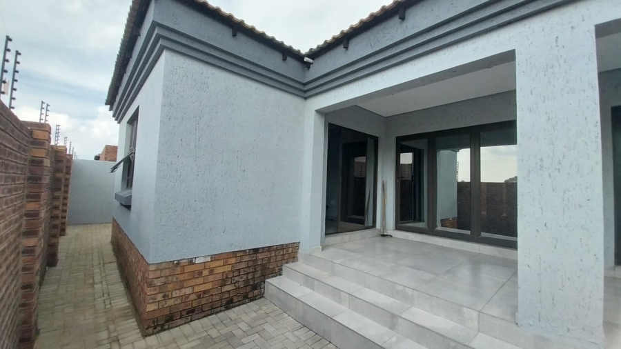 To Let 3 Bedroom Property for Rent in Suidheuwel Mpumalanga