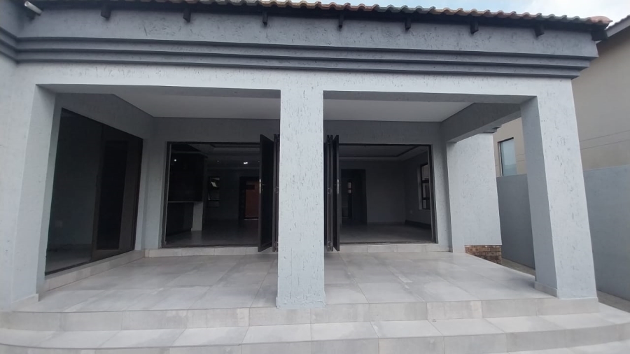To Let 3 Bedroom Property for Rent in Suidheuwel Mpumalanga