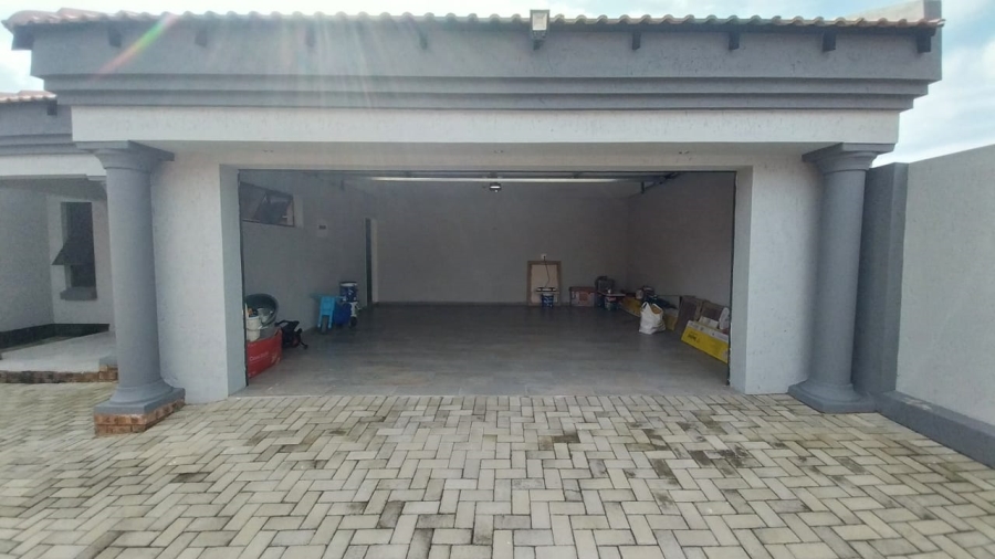 To Let 3 Bedroom Property for Rent in Suidheuwel Mpumalanga