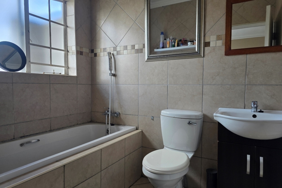3 Bedroom Property for Sale in Mineralia Mpumalanga