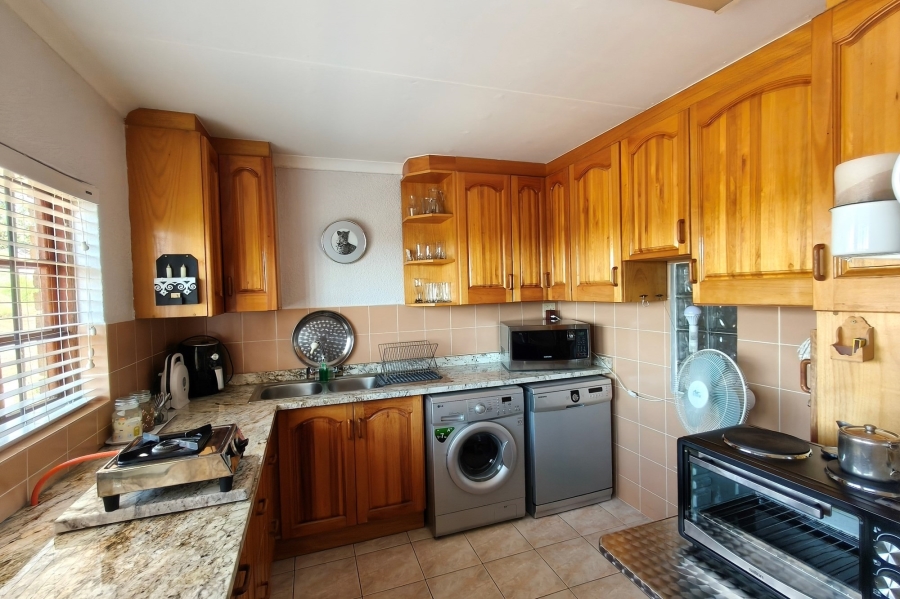 2 Bedroom Property for Sale in Sonheuwel Ext 1 Mpumalanga