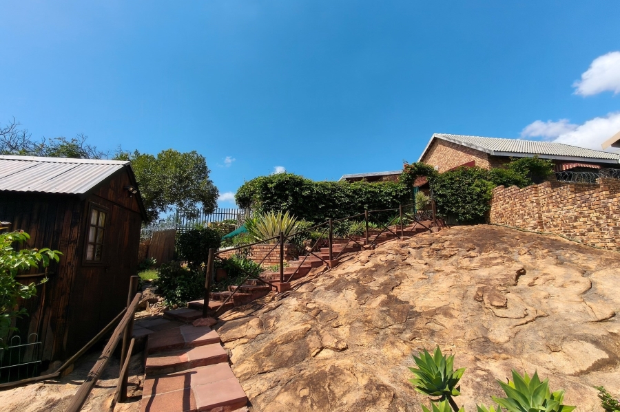 2 Bedroom Property for Sale in Sonheuwel Ext 1 Mpumalanga
