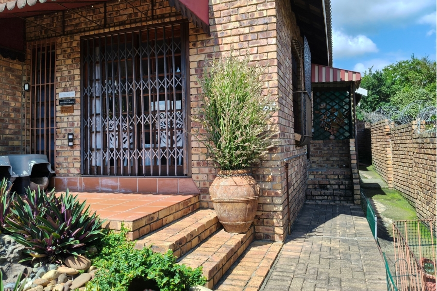 2 Bedroom Property for Sale in Sonheuwel Ext 1 Mpumalanga