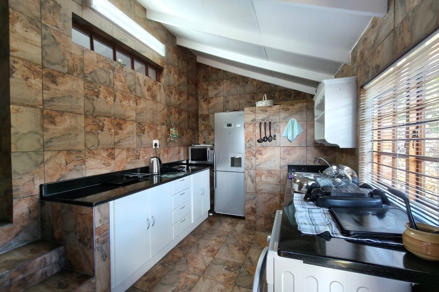 2 Bedroom Property for Sale in Sonheuwel Ext 1 Mpumalanga