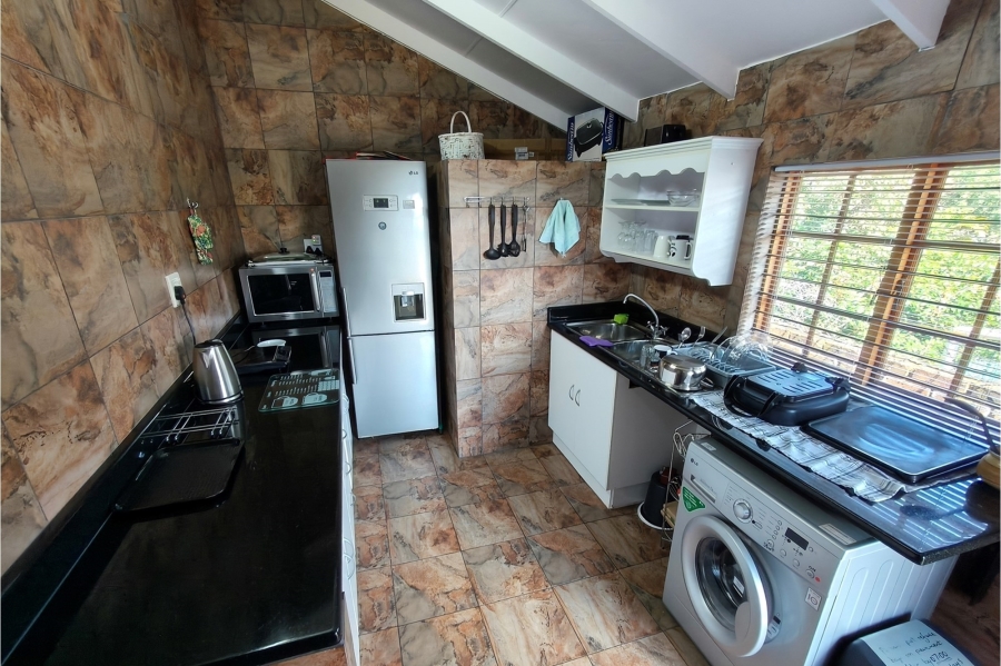 2 Bedroom Property for Sale in Sonheuwel Ext 1 Mpumalanga