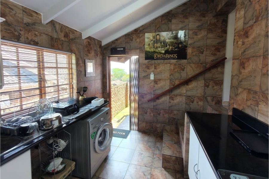 2 Bedroom Property for Sale in Sonheuwel Ext 1 Mpumalanga