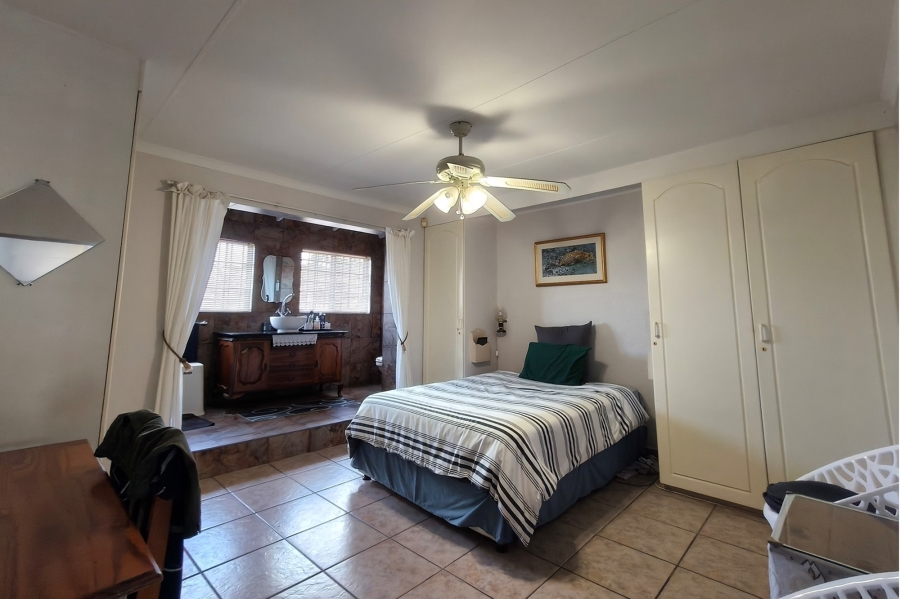 2 Bedroom Property for Sale in Sonheuwel Ext 1 Mpumalanga