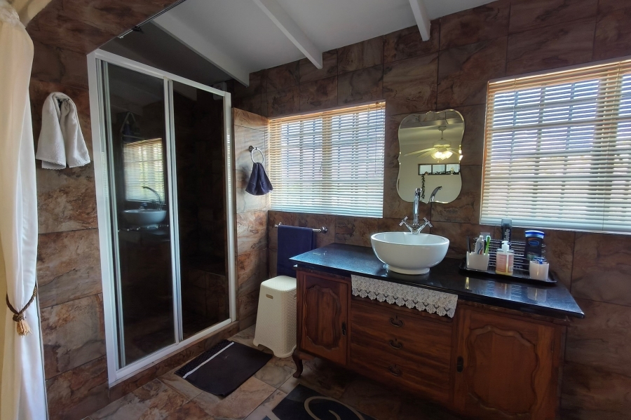 2 Bedroom Property for Sale in Sonheuwel Ext 1 Mpumalanga
