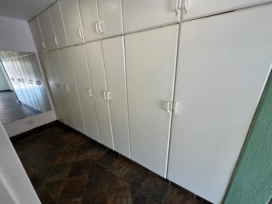 6 Bedroom Property for Sale in Sonheuwel Ext 1 Mpumalanga