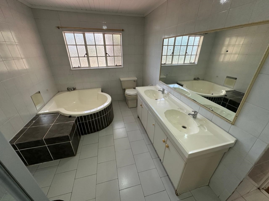 6 Bedroom Property for Sale in Sonheuwel Ext 1 Mpumalanga