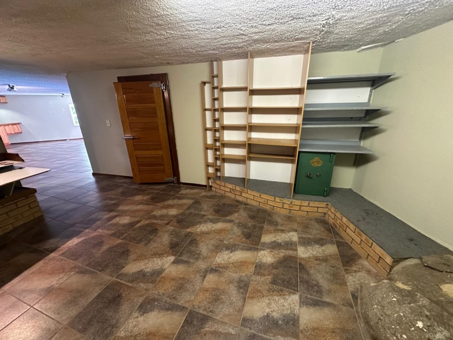 6 Bedroom Property for Sale in Sonheuwel Ext 1 Mpumalanga