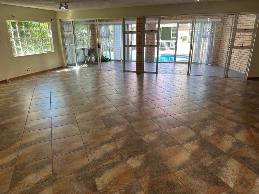 6 Bedroom Property for Sale in Sonheuwel Ext 1 Mpumalanga