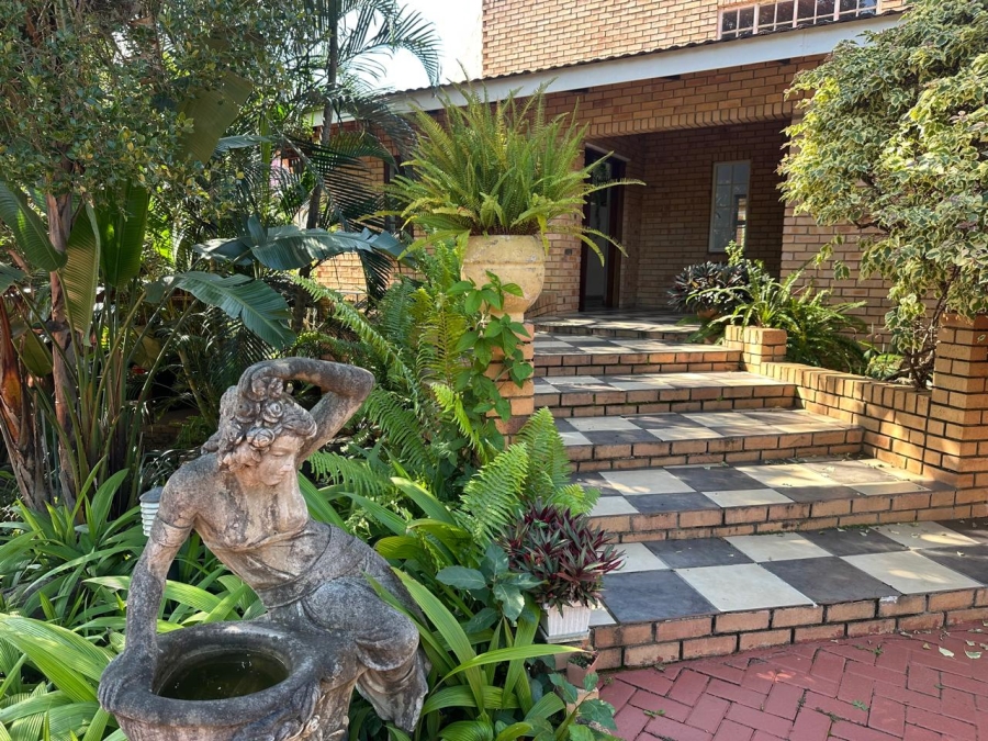 6 Bedroom Property for Sale in Sonheuwel Ext 1 Mpumalanga