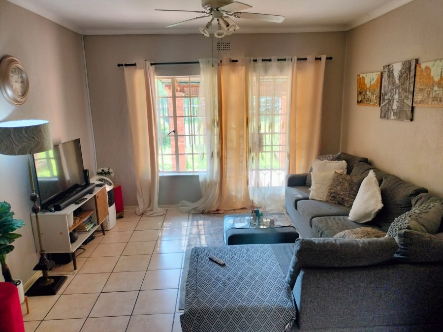 To Let 2 Bedroom Property for Rent in Nelspruit Ext 2 Mpumalanga