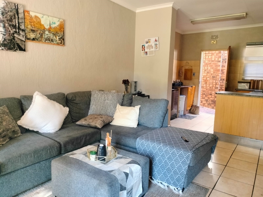To Let 2 Bedroom Property for Rent in Nelspruit Ext 2 Mpumalanga