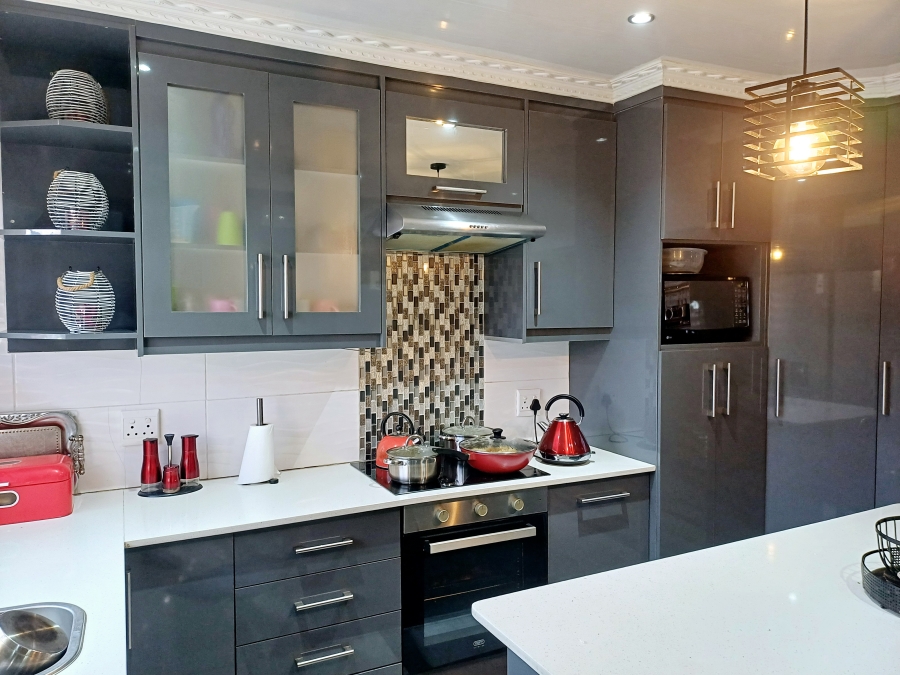 3 Bedroom Property for Sale in Embalenhle Mpumalanga