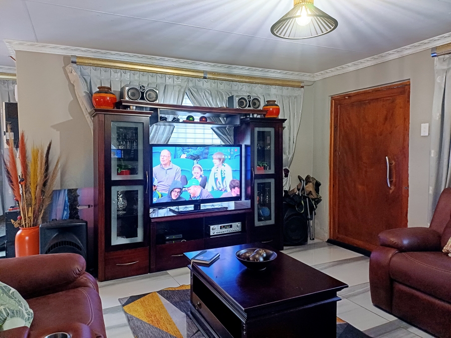 3 Bedroom Property for Sale in Embalenhle Mpumalanga