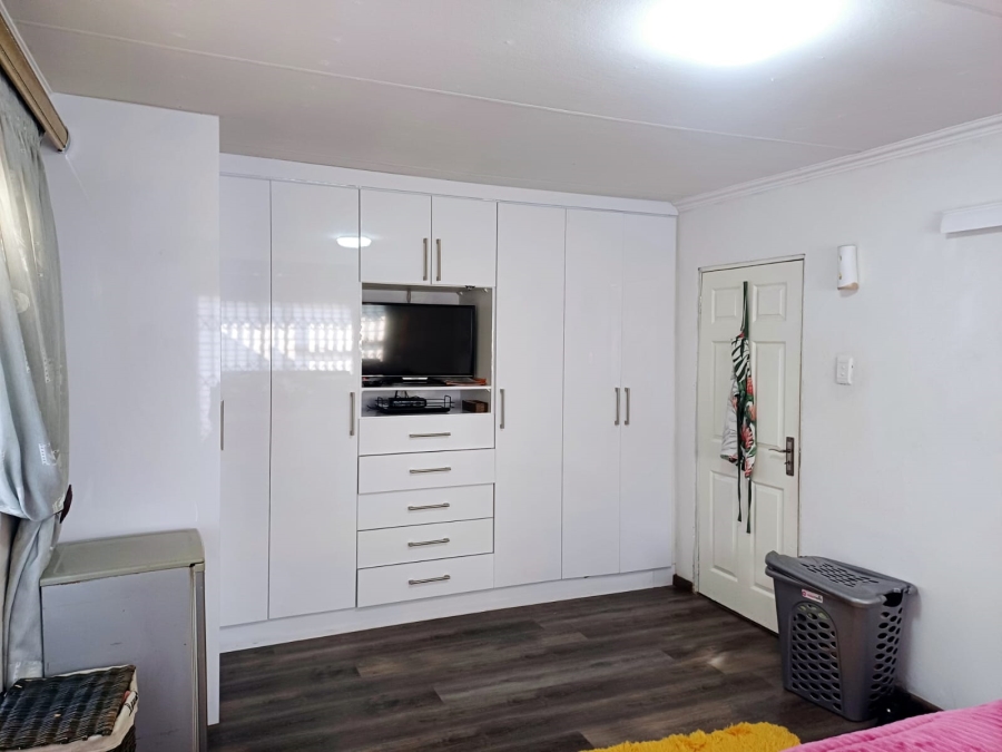 3 Bedroom Property for Sale in Embalenhle Mpumalanga