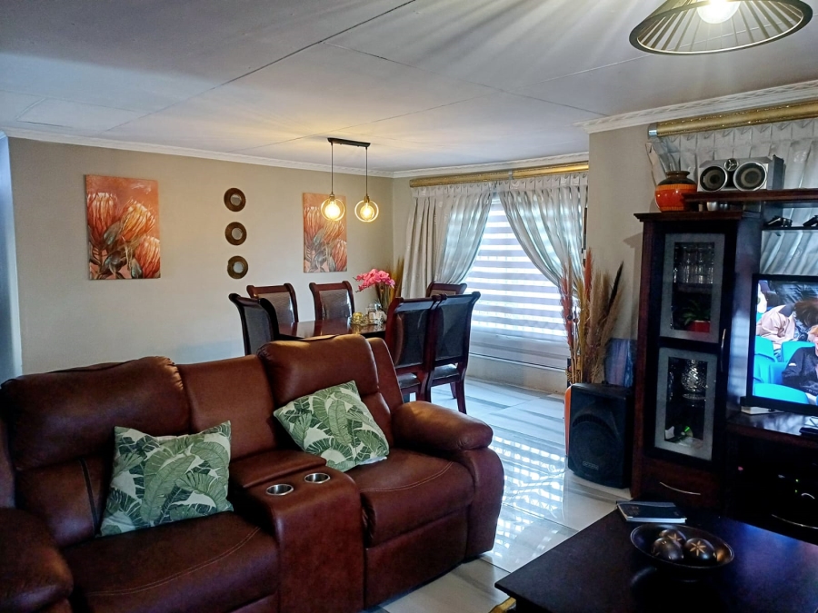 3 Bedroom Property for Sale in Embalenhle Mpumalanga