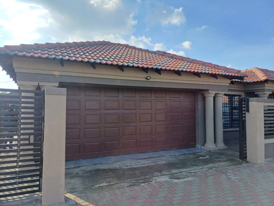 3 Bedroom Property for Sale in Embalenhle Mpumalanga