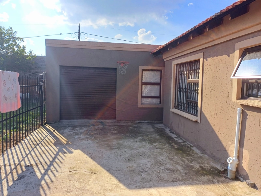 3 Bedroom Property for Sale in Embalenhle Mpumalanga
