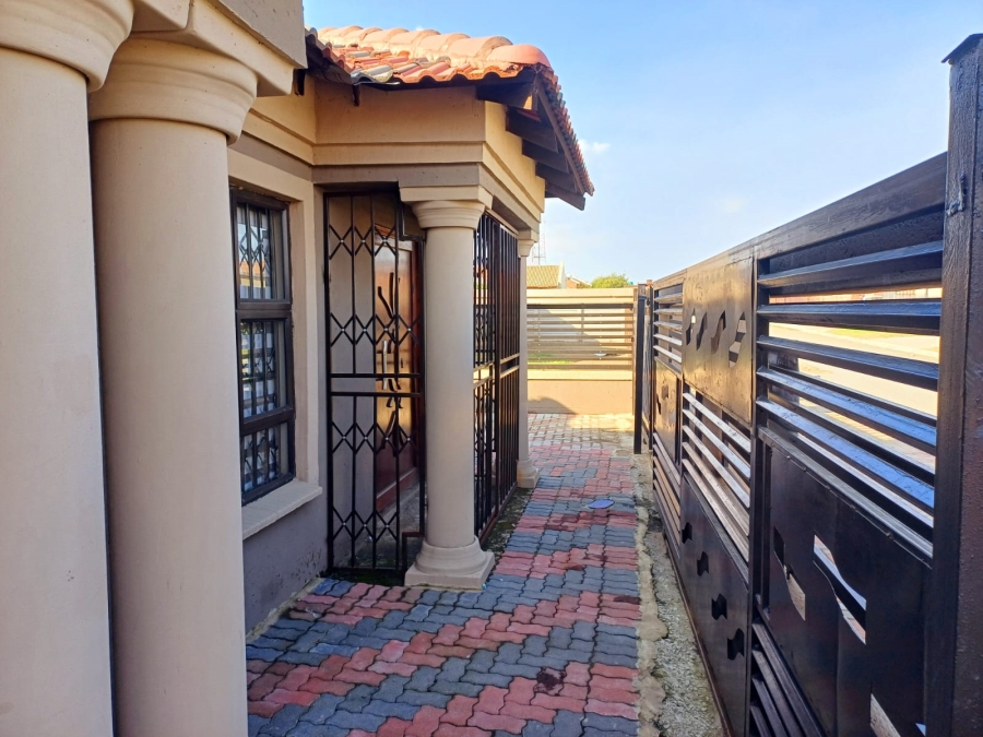 3 Bedroom Property for Sale in Embalenhle Mpumalanga