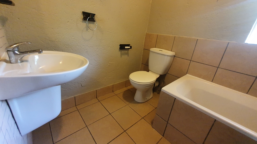2 Bedroom Property for Sale in West Acres Mpumalanga