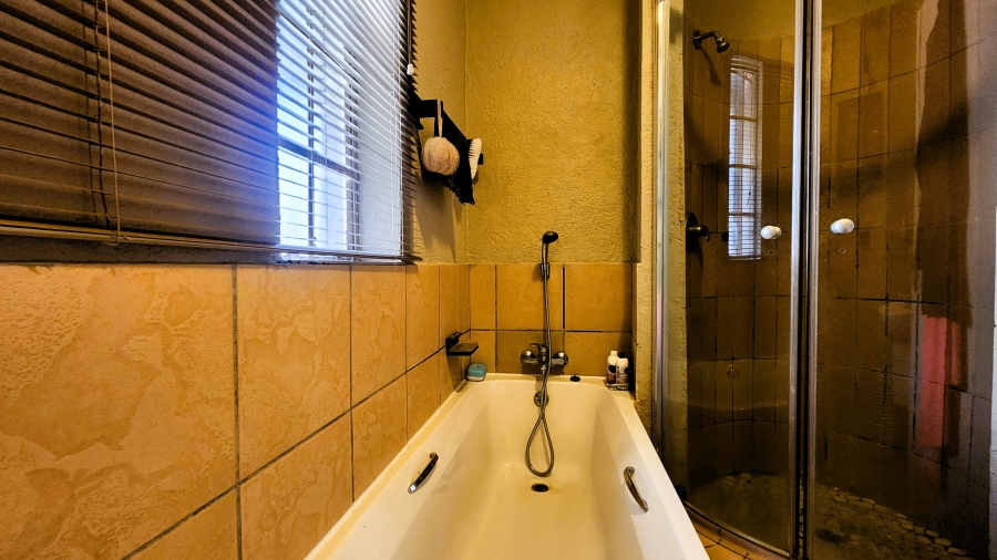 2 Bedroom Property for Sale in West Acres Mpumalanga
