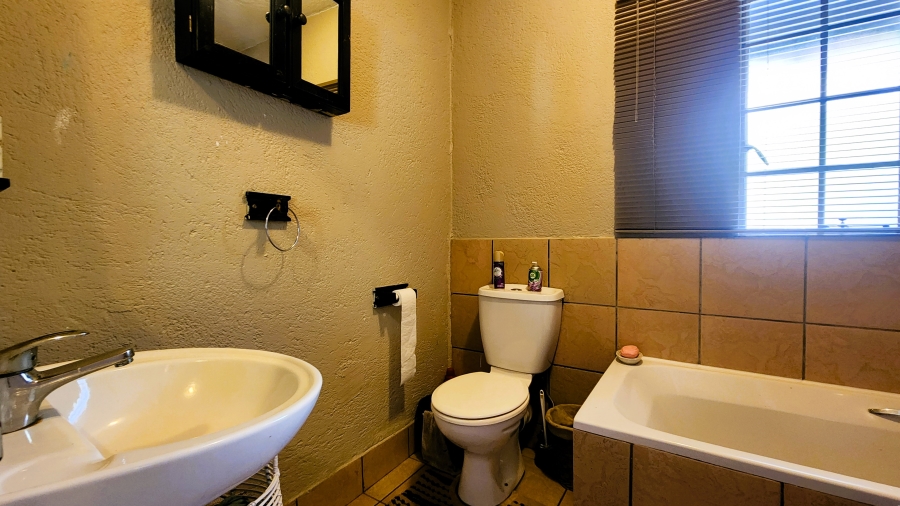 2 Bedroom Property for Sale in West Acres Mpumalanga
