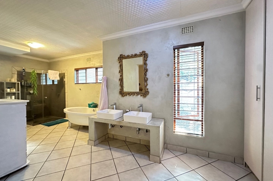 4 Bedroom Property for Sale in Nelspruit Ext 5 Mpumalanga
