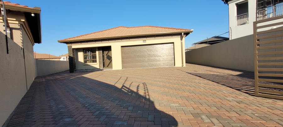 3 Bedroom Property for Sale in Aerorand Mpumalanga