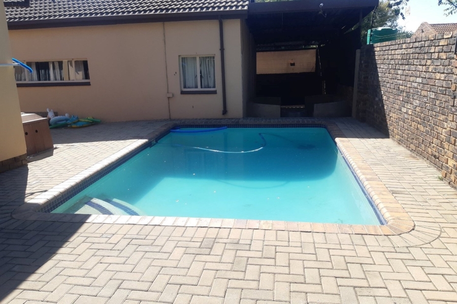 4 Bedroom Property for Sale in Aerorand Mpumalanga