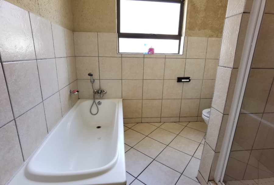 To Let 2 Bedroom Property for Rent in Nelspruit Ext 8 Mpumalanga
