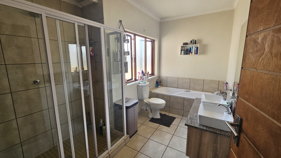 3 Bedroom Property for Sale in Fairlands Estate Mpumalanga