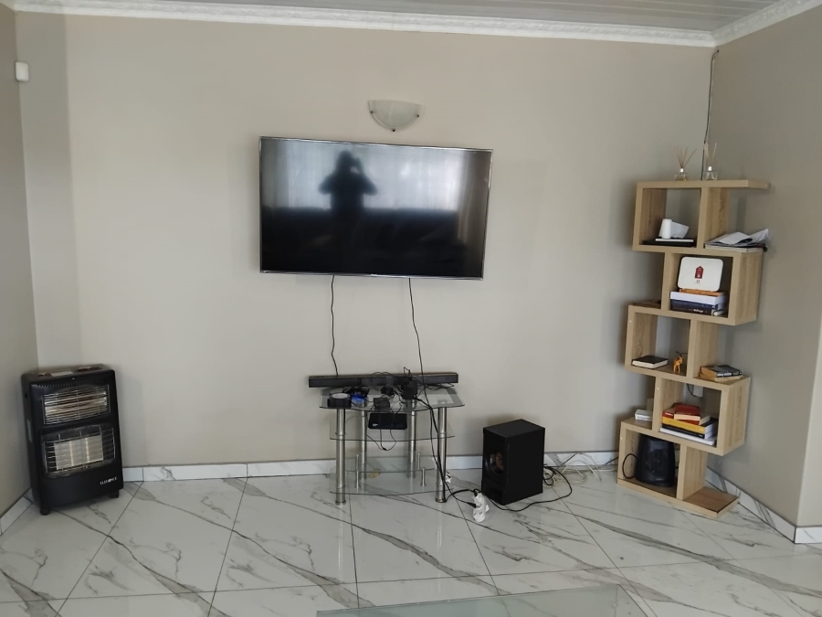 4 Bedroom Property for Sale in Witbank Ext 8 Mpumalanga