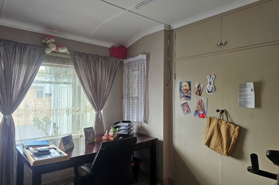 5 Bedroom Property for Sale in Middelburg Central Mpumalanga