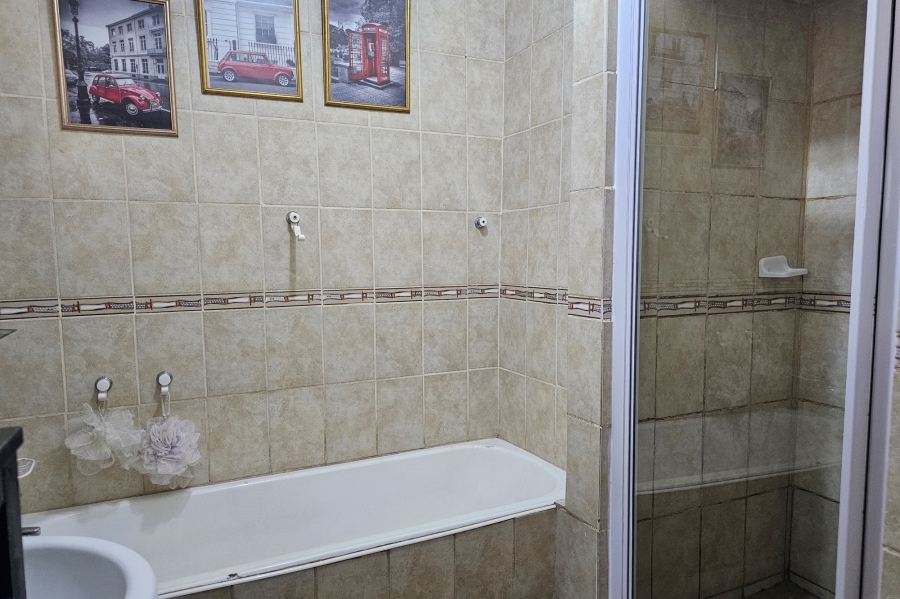 5 Bedroom Property for Sale in Middelburg Central Mpumalanga