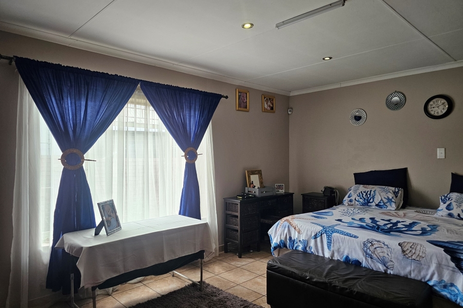 5 Bedroom Property for Sale in Middelburg Central Mpumalanga