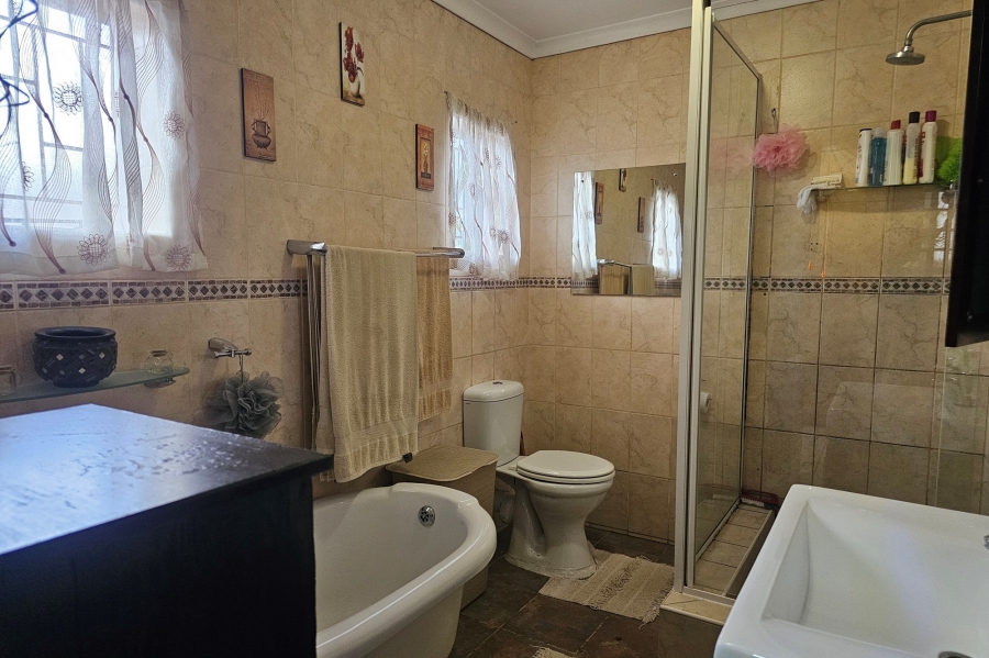 5 Bedroom Property for Sale in Middelburg Central Mpumalanga