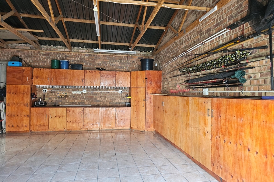 5 Bedroom Property for Sale in Middelburg Central Mpumalanga
