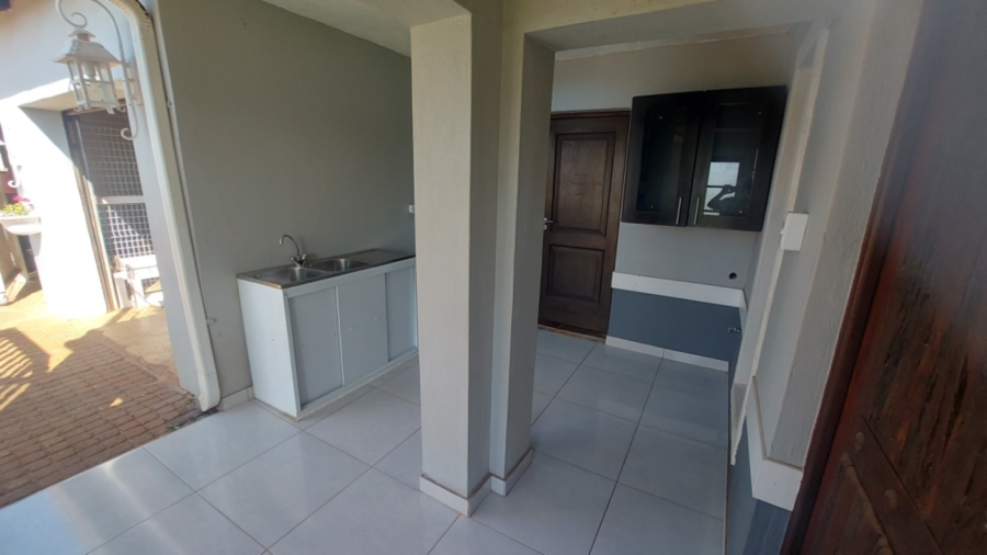 To Let 1 Bedroom Property for Rent in White River Mpumalanga