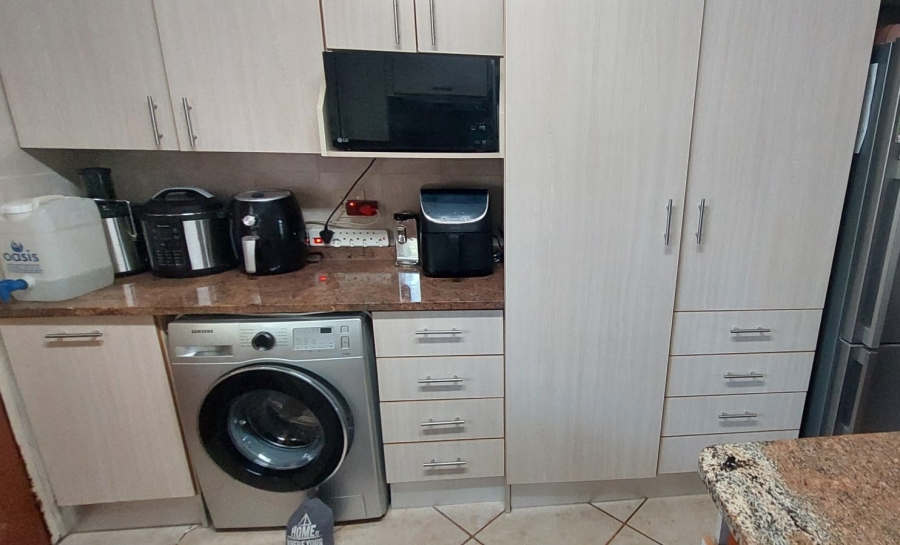 2 Bedroom Property for Sale in Nelspruit Ext 29 Mpumalanga