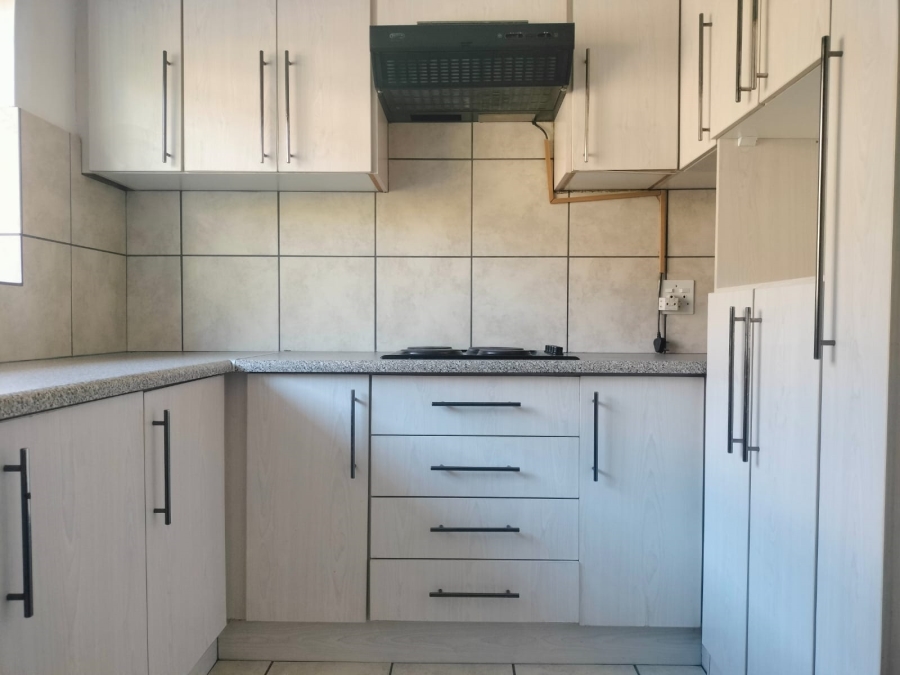 To Let 1 Bedroom Property for Rent in Sonheuwel Mpumalanga