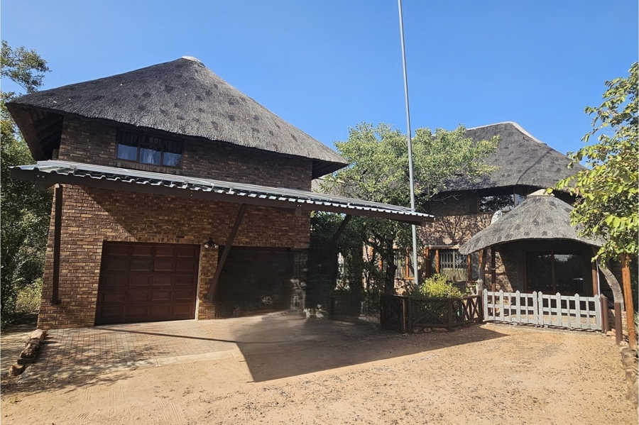 5 Bedroom Property for Sale in Marloth Park Mpumalanga