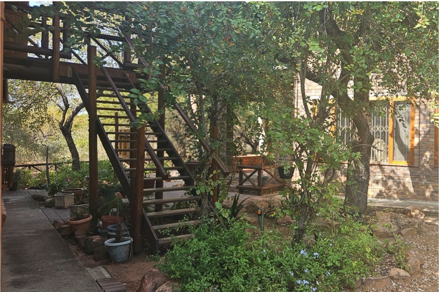 5 Bedroom Property for Sale in Marloth Park Mpumalanga