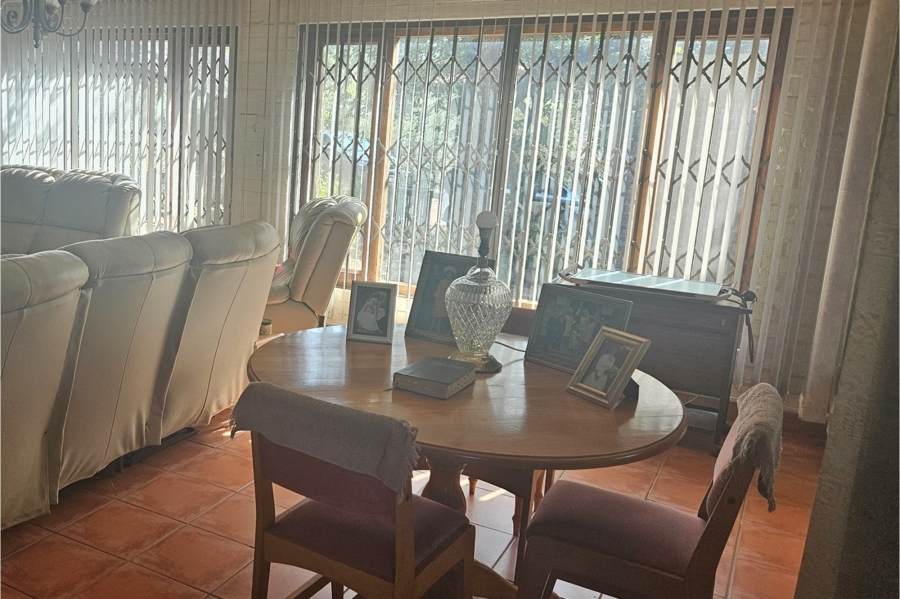 5 Bedroom Property for Sale in Marloth Park Mpumalanga