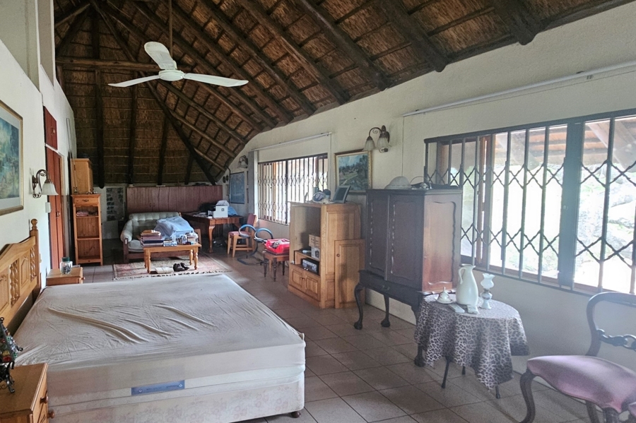 5 Bedroom Property for Sale in Marloth Park Mpumalanga