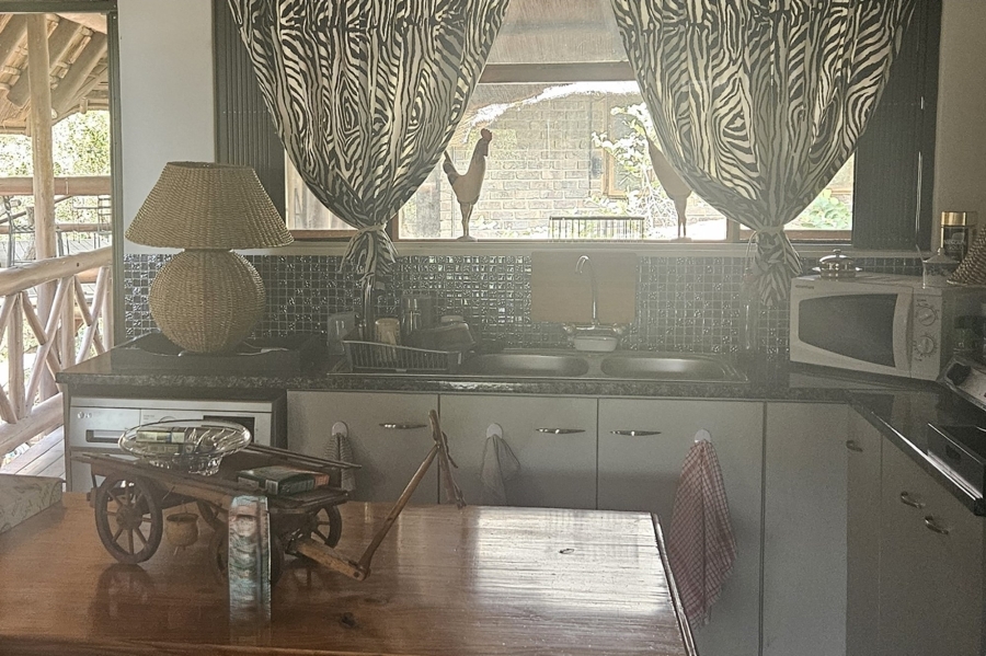 5 Bedroom Property for Sale in Marloth Park Mpumalanga