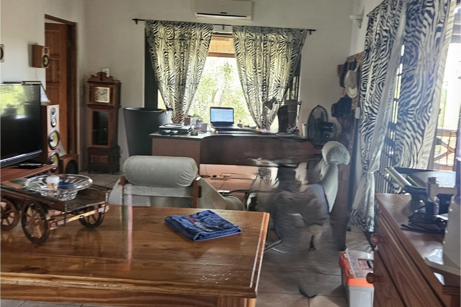 5 Bedroom Property for Sale in Marloth Park Mpumalanga